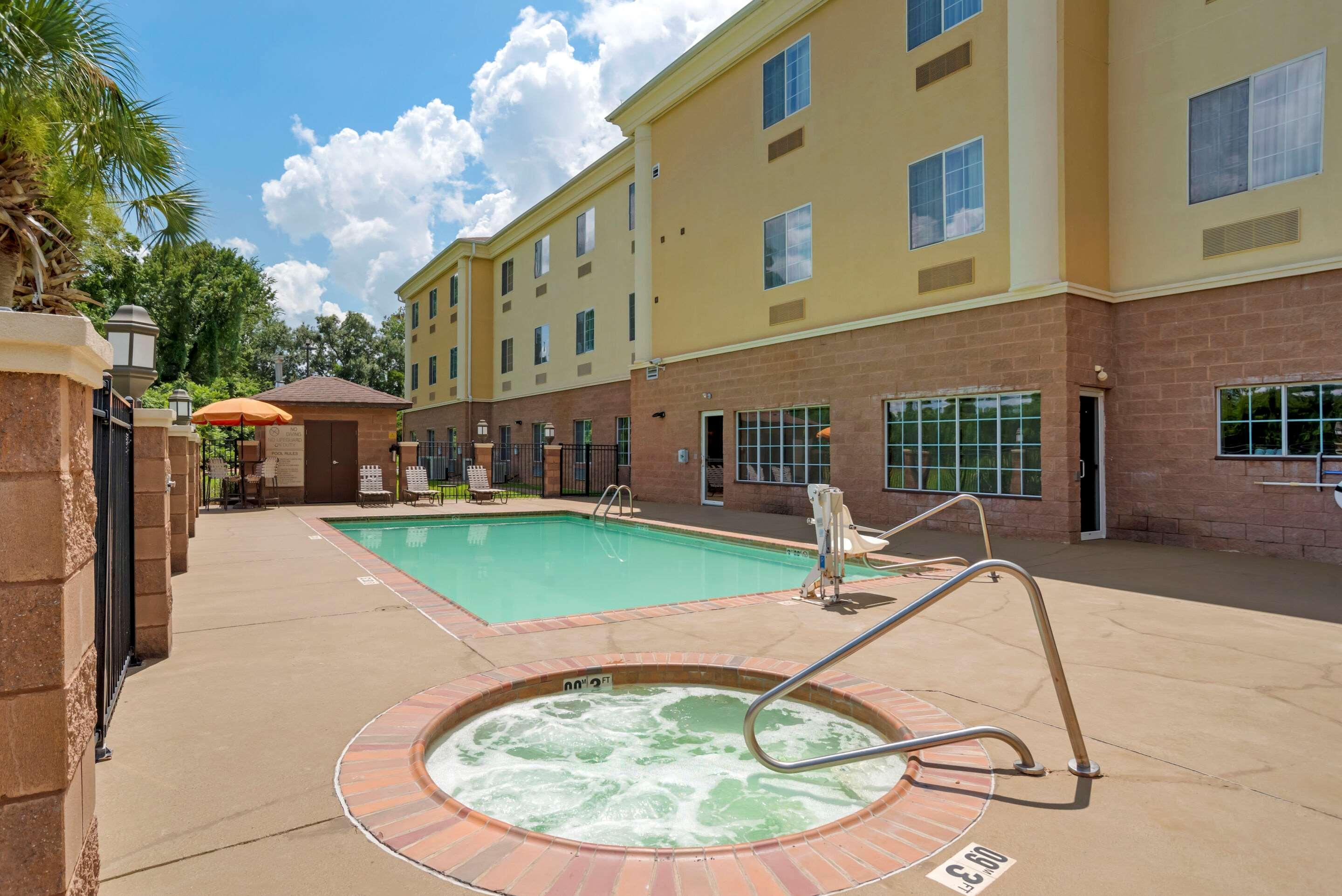 Comfort Suites Александрия Экстерьер фото